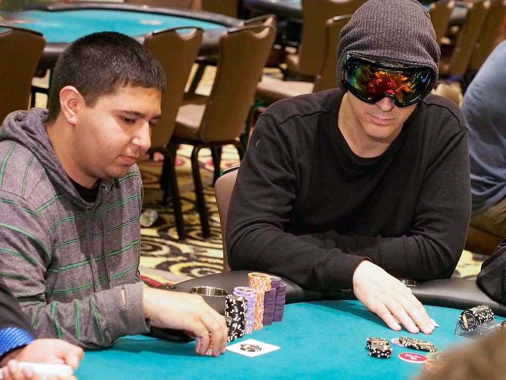 MonkeyTilt's tweet image. As a kid, Laak dreamed of breaking world records, once trying to memorise Pi digits and pogo vault.

Years later, he was playing with Paul Zimbler (holder of the 78h25m poker record) when the idea hit:

Could he break the record for real?