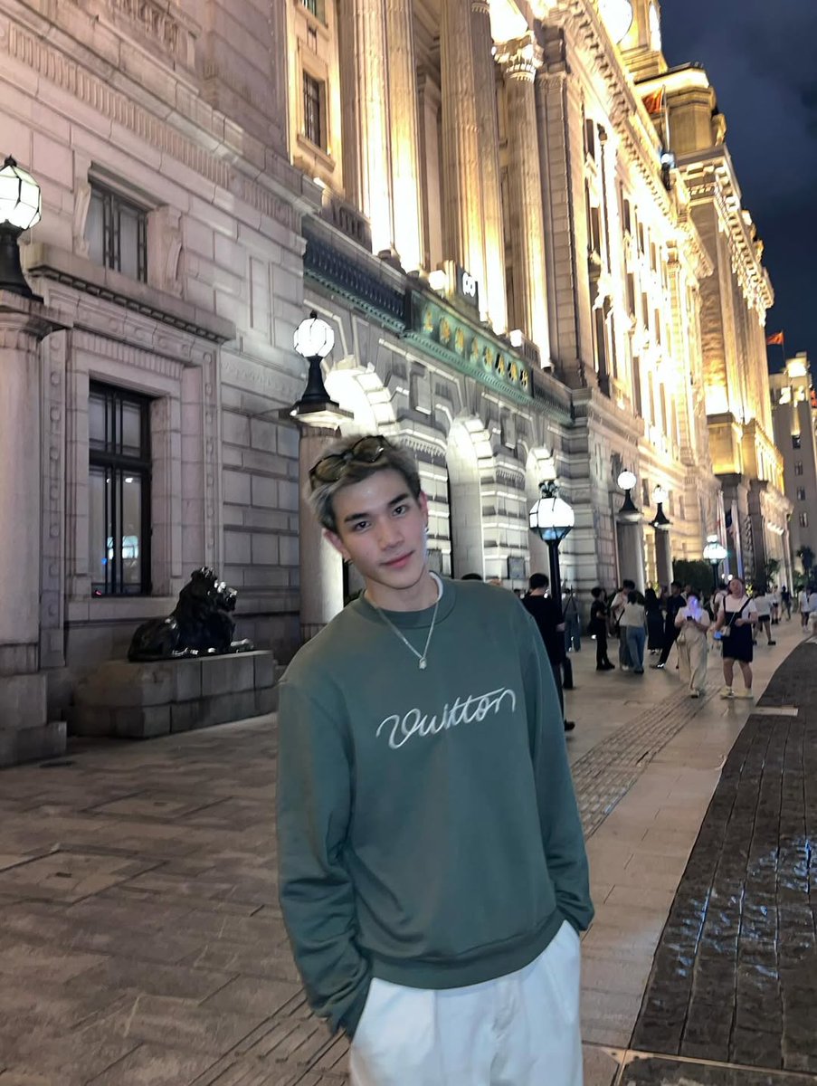 geminiscity's tweet image. why does he look so boyfriend if he can&apos;t be mine this is so unfair 💔💔💔