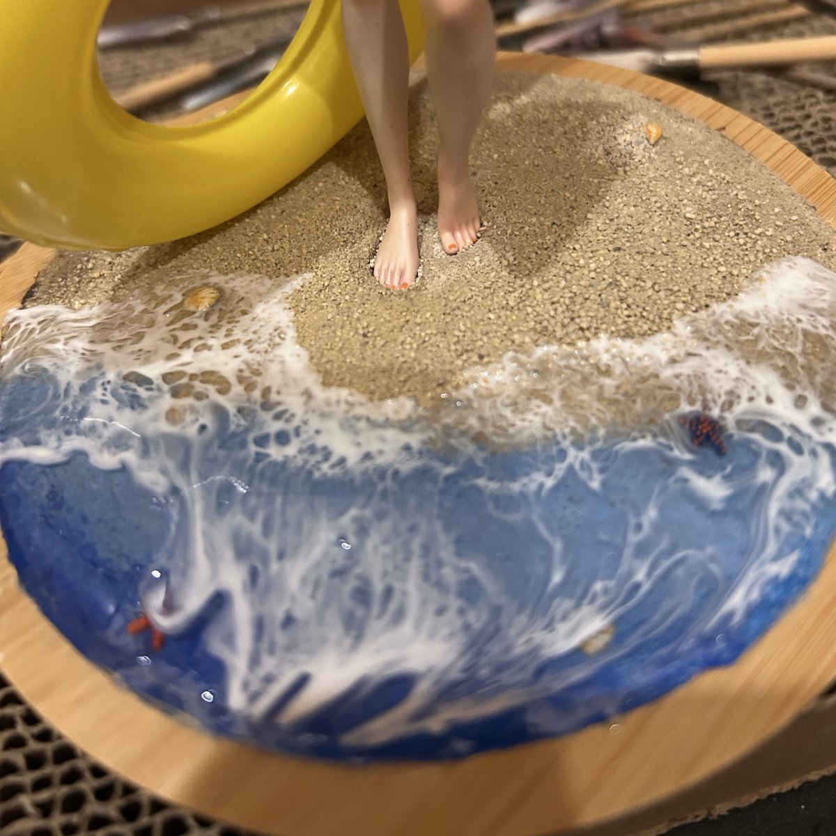 dada_aion01's tweet image. 制作会の時に、まつ毛を植えようとしたんですが上手くいかず、家に持ち帰ったんです。
でもやっぱりダメだったので諦めました。
そしたらもう組み上げるしかないので組んでみました。
接着剤の硬化と猛暑が収まるのをまってから撮影しようと思います。
　某雑誌とネタが被りましたが(2回目)キニシナイ
