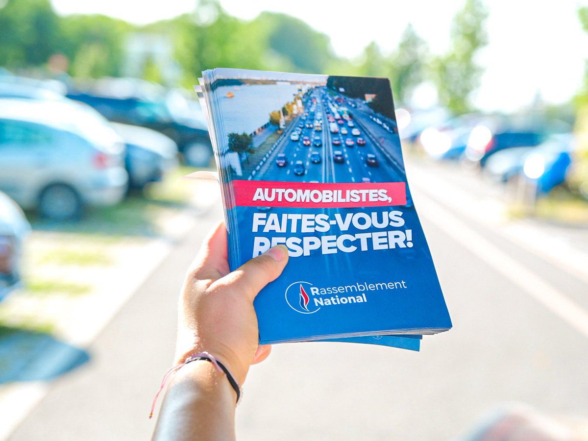Rassemblement National (@rnational_off) on Twitter photo 🔵 Nos militants restent mobilisés tout au long de l'été pour défendre les Français !
Face à l'ampleur du chaos macroniste, la France a besoin d'un véritable sursaut pour retrouver sa grandeur. Aux côtés de <a href="/MLP_officiel/">Marine Le Pen</a> et de <a href="/J_Bardella/">Jordan Bardella</a>, rejoignez-nous pour bâtir ensemble 🔵 Nos militants restent mobilisés tout au long de l'été pour défendre les Français !
Face à l'ampleur du chaos macroniste, la France a besoin d'un véritable sursaut pour retrouver sa grandeur. Aux côtés de <a href="/MLP_officiel/">Marine Le Pen</a> et de <a href="/J_Bardella/">Jordan Bardella</a>, rejoignez-nous pour bâtir ensemble
