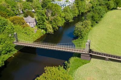 TrafficWalesN's tweet image. 🚧Sapper&apos;s Bridge Renewal, Afon Conwy🚧

📍A470 Betws y coed 2-way temporary traffic lights (excluding weekends &amp;amp; August Bank Holiday)🚦

📆21/07/25 - 29/08/25 | ⌚08:00 - 18:00 (15:00 on Fridays)

Allow for additional travel time🚘

@ConwyCBC