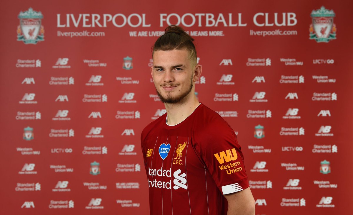 RousingTheKop's tweet image. ONE MORE YEAR HARV! 🙏 rousingthekop.com/2025/07/28/har… #liverpool #lfc