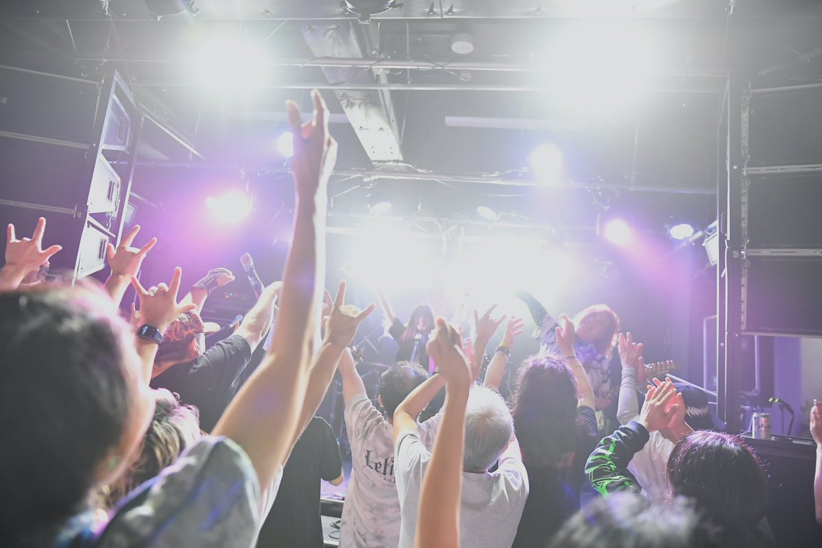 KANA_Letitout's tweet image. 『 奇襲?急襲!大九州!!!ツアー!!! 』
閉幕!!!🎌
photo by @hirohiro5150
#letitout
#レリア
#九州ツアー
#ハイブリッドガールズバンド