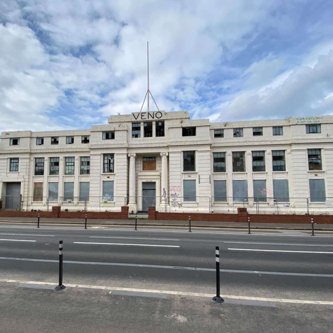 TraffordCouncil's tweet image. Exciting progress has been made in our plans to transform the historic Empress Conservation Area in Old Trafford, once a powerhouse of the Industrial Revolution and now on Historic England’s 'at risk' register.
Read the full story: ow.ly/eJYw50Ww2CZ