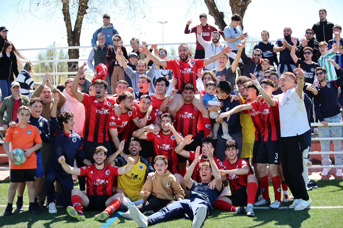 TrianaCF19's tweet image. Hoy, 28 de Julio, vuelve a rodar la pelota en el Charco de la Pava.
Los nuestros arrancan esta nueva pretemporada con las pilas cargadas y con la ilusión de poder hacer felices a todos los Trianeros y que nuestro fútbol de arte esté a la altura de nuestra incansable afición.…