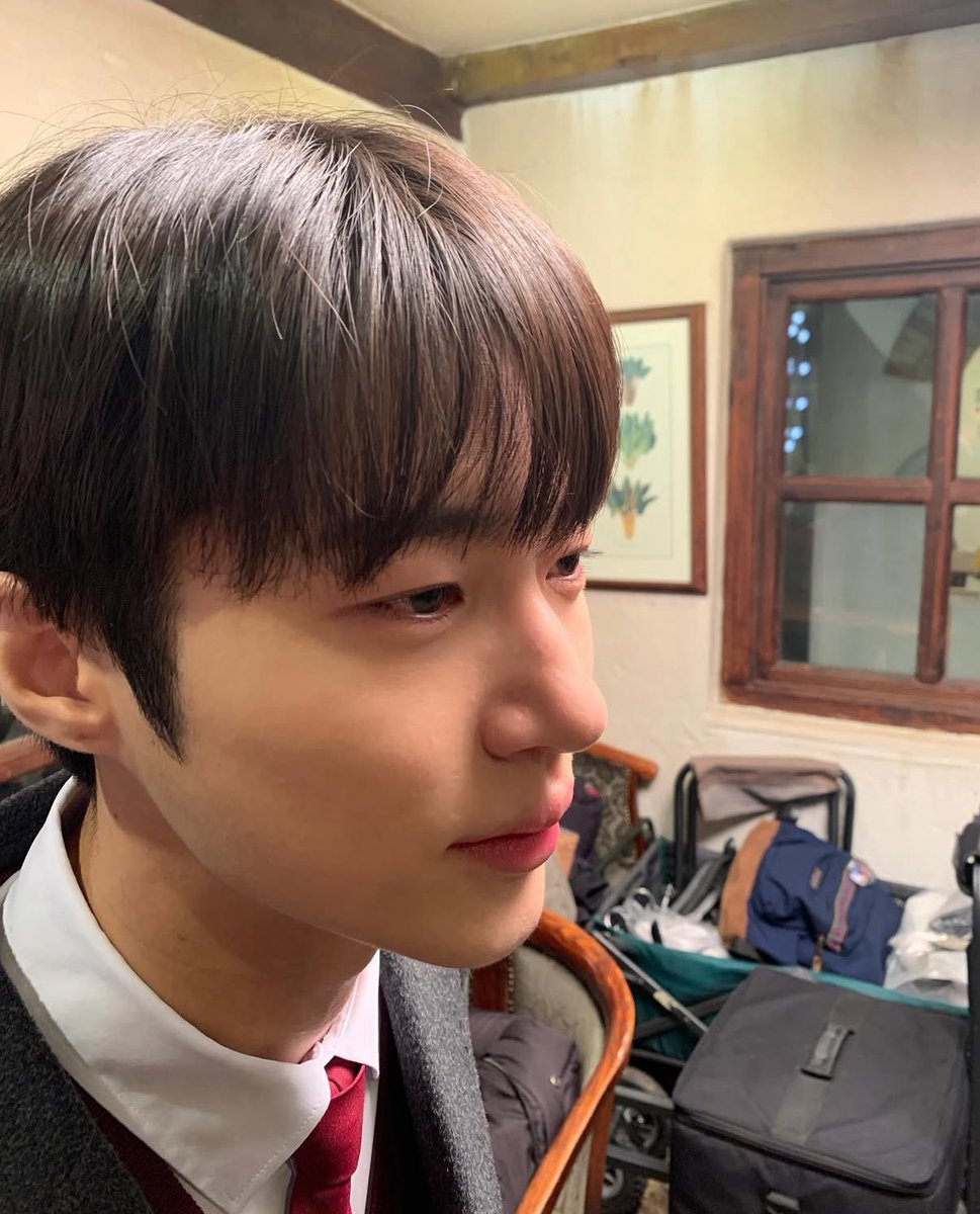 action3122's tweet image. 인스타 잠깐 들어갔다가, 변우석 옆태에 떠 주저앉은 사건😌