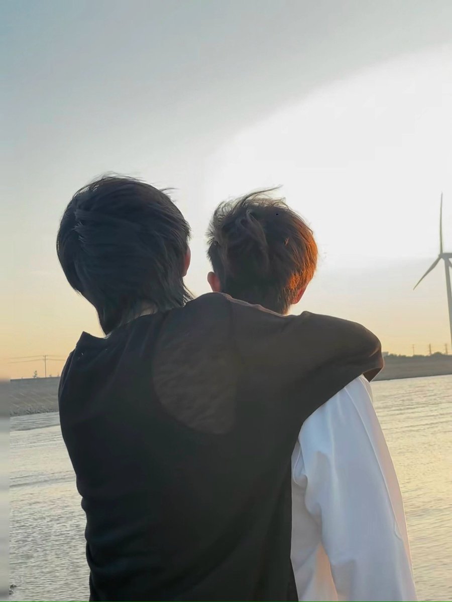 1230z528's tweet image. 🫳🏼🫳🏼
