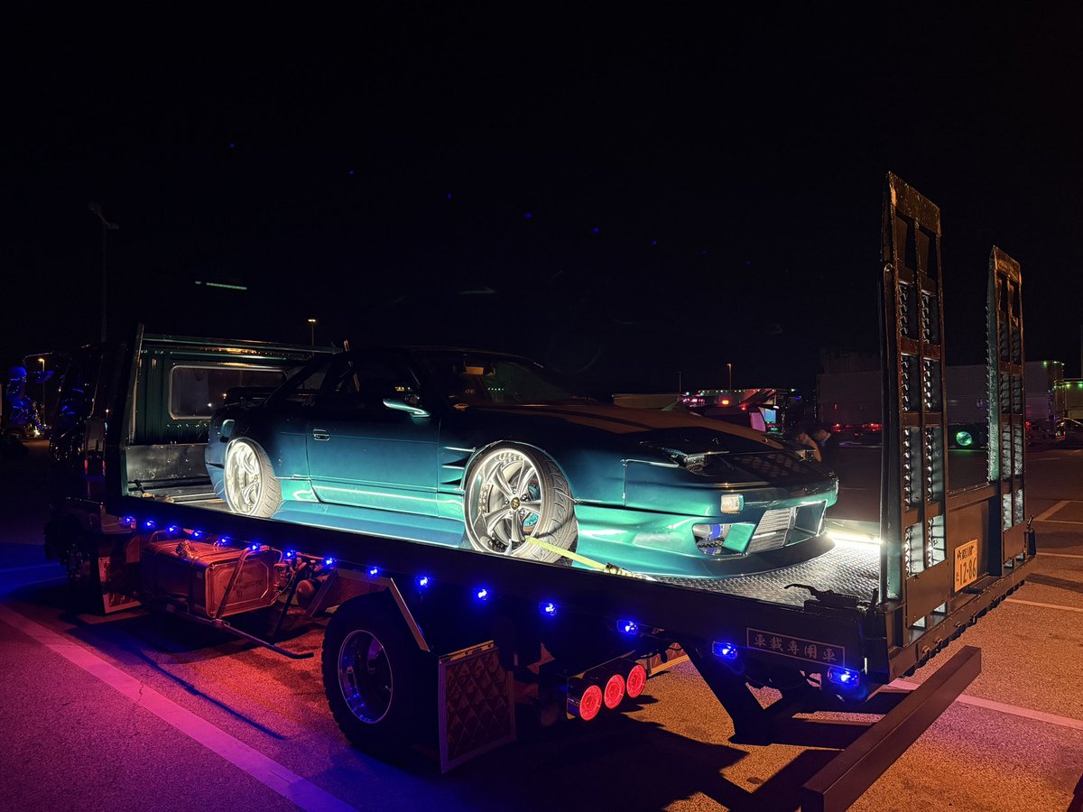 ka9_8200's tweet image. 高速で積車の燃料ホースぶっ裂けるし
左テール付いてるぶっといフレーム折れてテール地面に擦りっぱなしになるしで久々にスラムな長距離やった😭
積車メンテしよ🥺