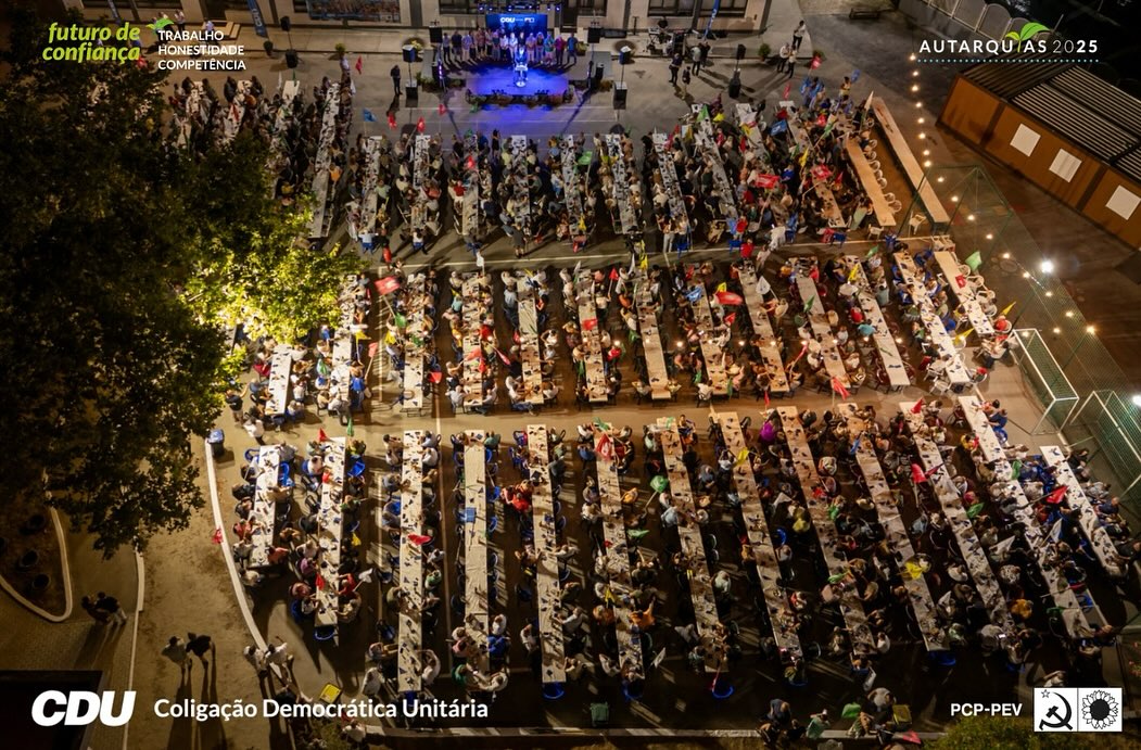 pcp_pt's tweet image. 📍Foram mais de 1000 pessoas que encheram a EB1 da Quinta da Courela de energia e confiança no apoio aos candidatos da CDU à Câmara e Assembleia Municipal do Seixal! 

📢 Com intervenções de Corália Loureiro, mandatária da CDU , Brázio Romeiro, candidato à Presidência da…