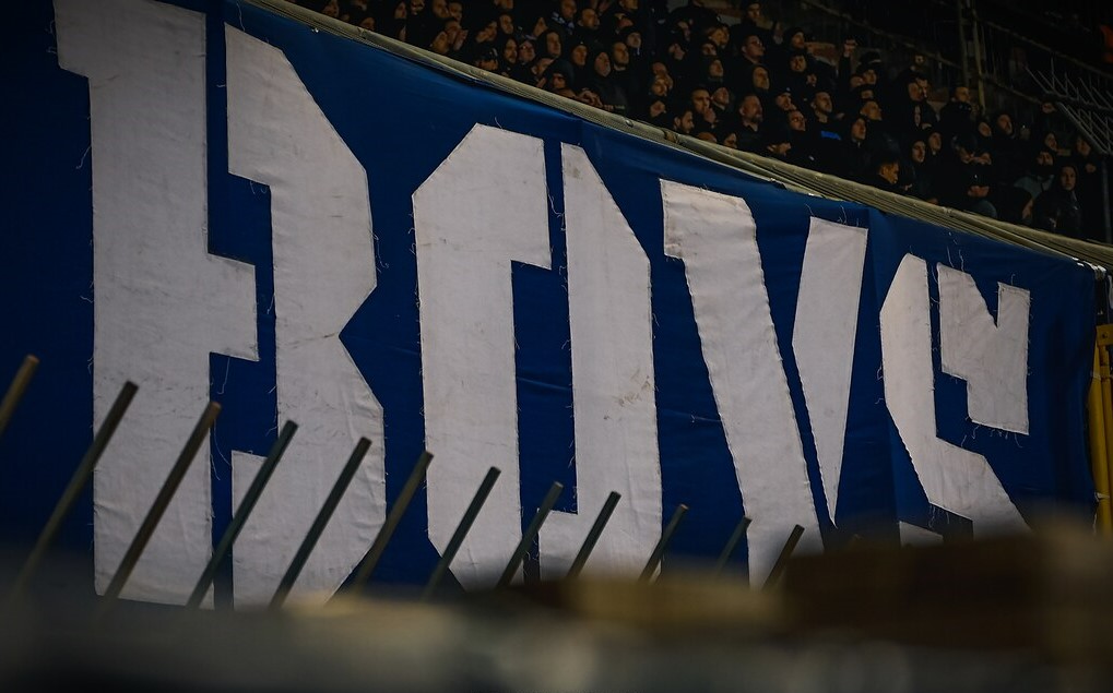 ultras1899_'s tweet image. #DinamoZagreb : virulente réaction par communiqué des #BadBlueBoys, après la décision de la #HNS d'autoriser le retour de Toni Dadić, un arbitre radié en décembre 2024, suite à une correspondance inappropriée avec des membres de la… Torcida Split, avant le derby éternel #BBB