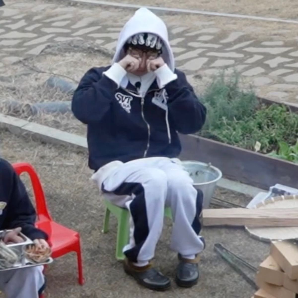 the_scoups_17's tweet image. 졸려((부비적))