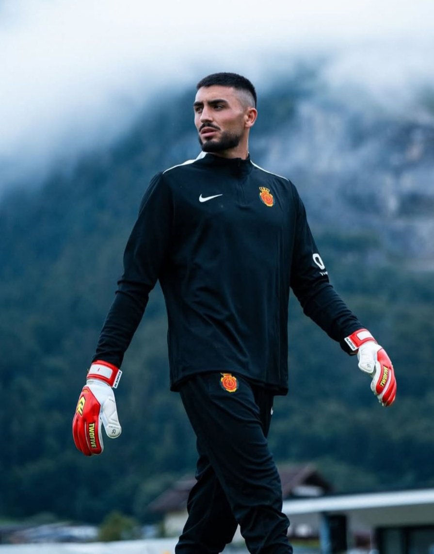 testimmallorca's tweet image. Leo Román a @lazonadiez:
"L'objectiu principal és tenir la continuïtat que encara no he pogut viure en el @RCD_Mallorca, aquest era un dels motius pels quals va haver un moment que les postures per renovar estaven allunyades"
"Per suposat que em veig sent el porter titular"
