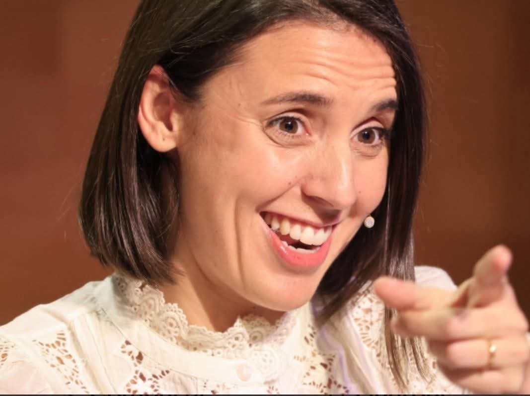 LaGuerreradeVox's tweet image. Veis aquel de allí con chepa?
Pues a ese le he comido el pescuezo de gallina, si a ese.🍆🐀🤣🤣🤣🤣🤣🤣🤣🤣🤣🤣🤣🤣🤣🤣🤣🤣🤣🤣🤣🤣🤣🤣🤣
