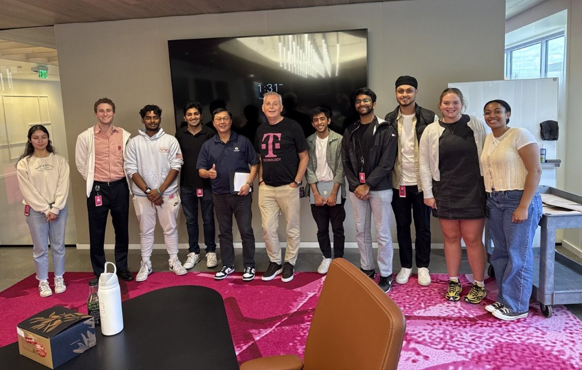 UlfEwaldsson's tweet image. I always enjoy meeting with our incredible @TMobile interns. Every conversation brings fresh ideas and new perspectives.
🙏to everyone who spent their summer with #TeamMagenta. This group is full of future leaders, perhaps even future T-Mobile leaders! 😉
