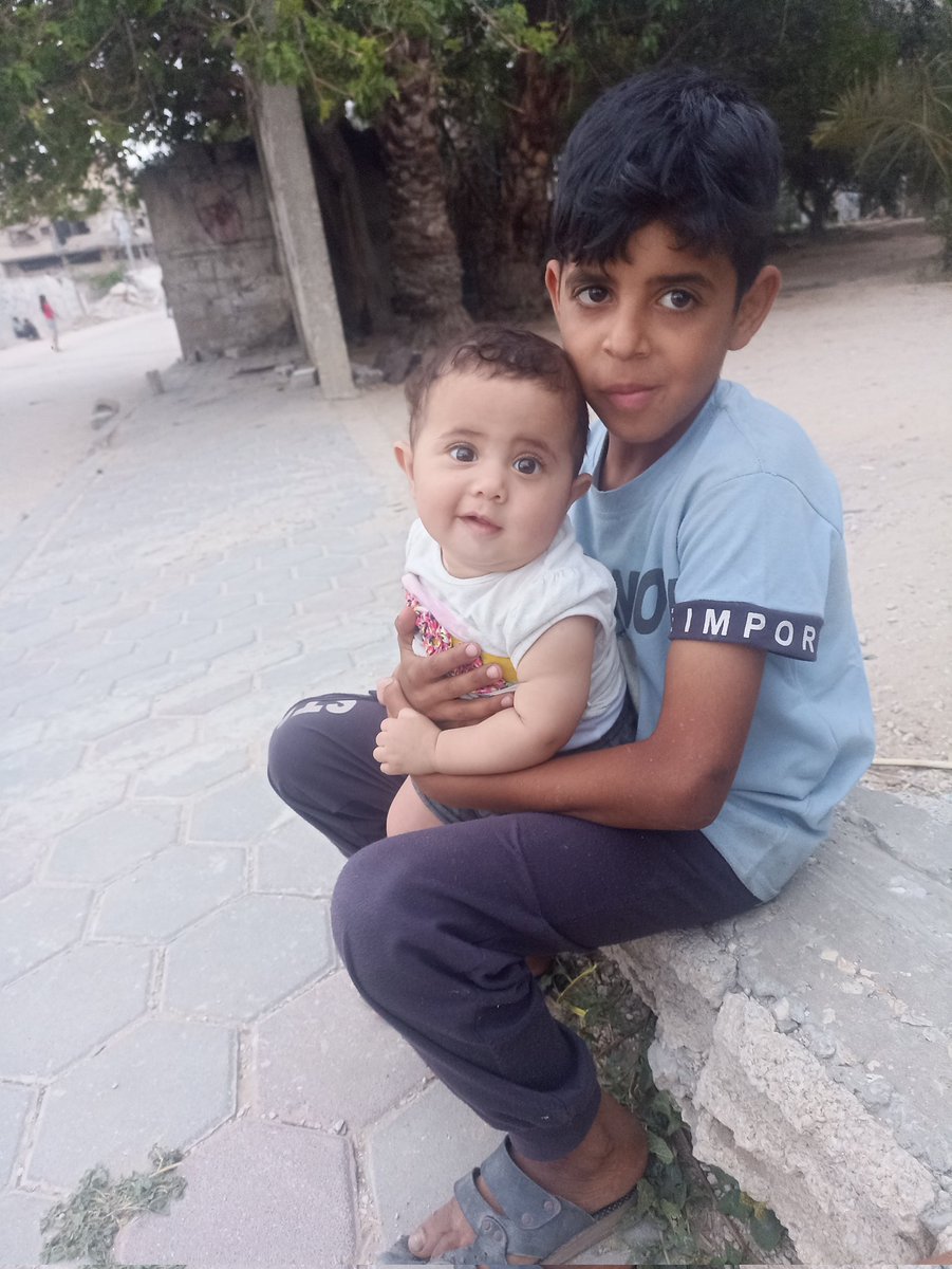 Please I beg you my friends and brothers I need $80 to provide any type of food available in the market please do not leave my children and family it has become unbearable due to the severity of the hardships and the lack of availability
 Please donate 
 chuffed.org/project/muhama…
