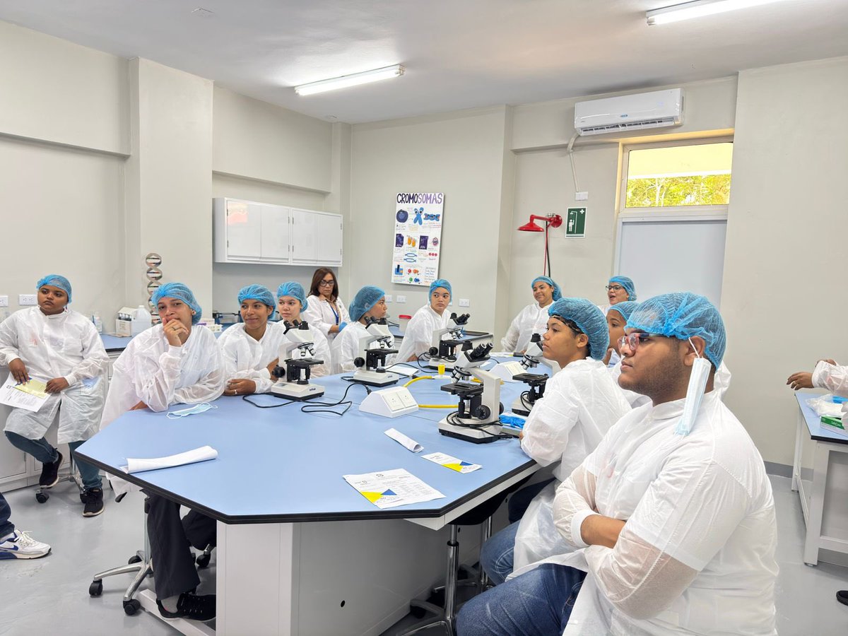 Los jóvenes del CVI en SFM vivieron una jornada llena de descubrimientos, curiosidad y aprendizaje, explorando el mundo de la CIENCIA.

Cada experimento despertó ideas, preguntas y, sobre todo, inspiración para seguir soñando con un futuro en la ciencia y la innovación.