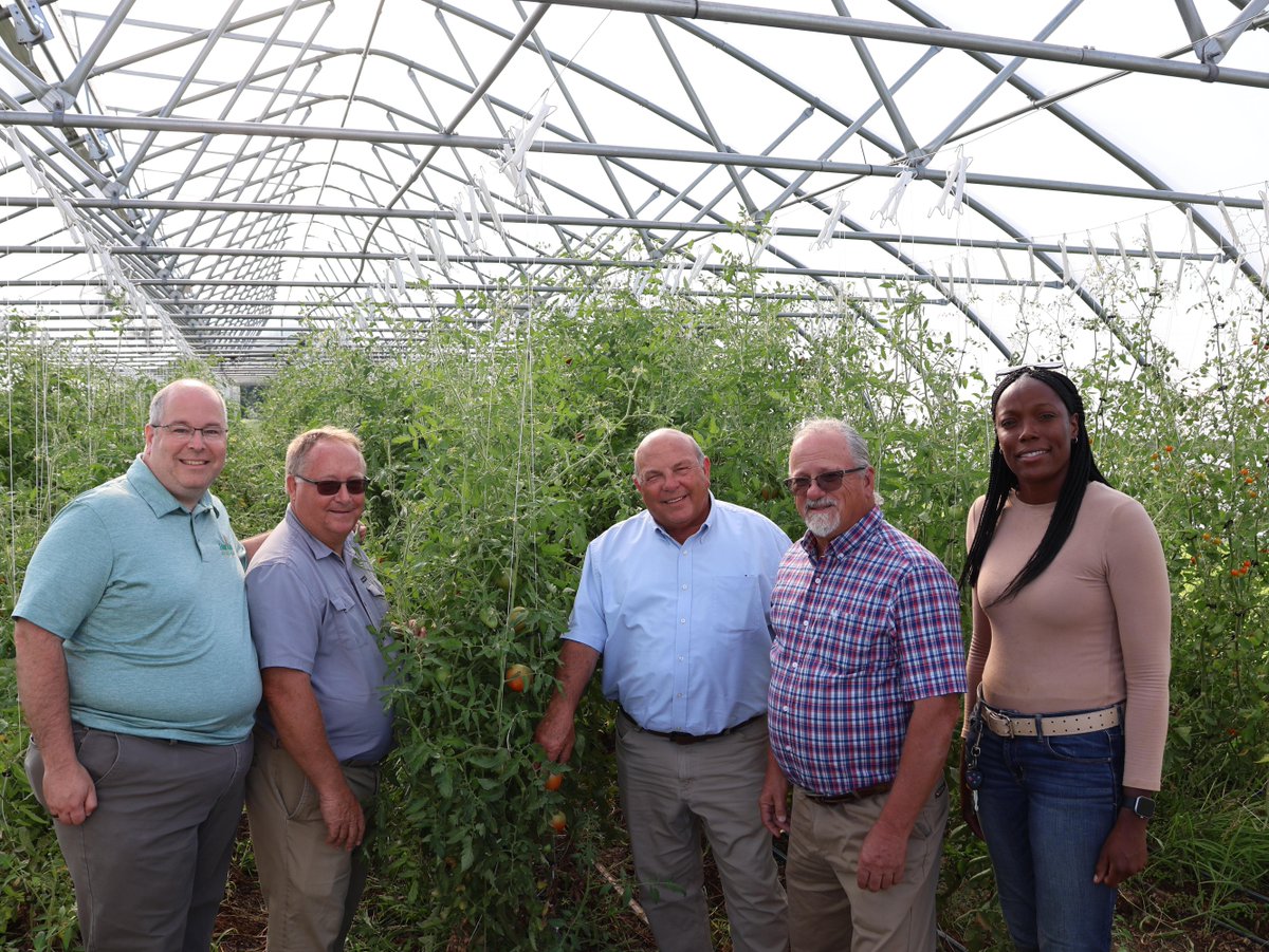 We were honored to host AFBF President Zippy Duvall at the Delaware State Fair! 🇺🇸🎡

He toured the Food Bank of DE, dined at Benvenuto, and connected with DEFB members, youth exhibitors, and fairgoers.