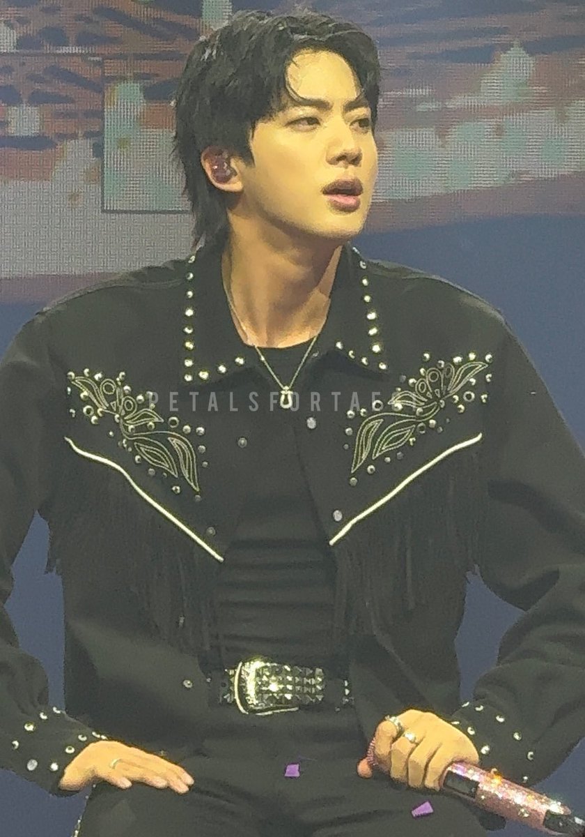 WHO TF LOOKS LIKE THIS?!!!