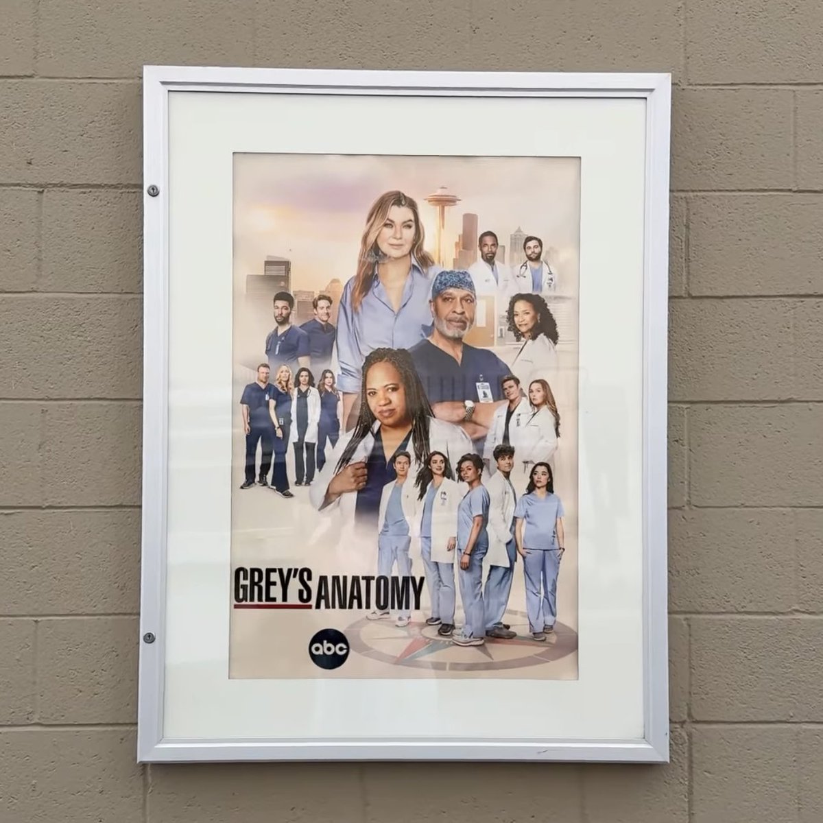 GreysTvNews's tweet image. Back on set!
Grey’s Anatomy Season 22 begins filming TODAY #GreysAnatomy