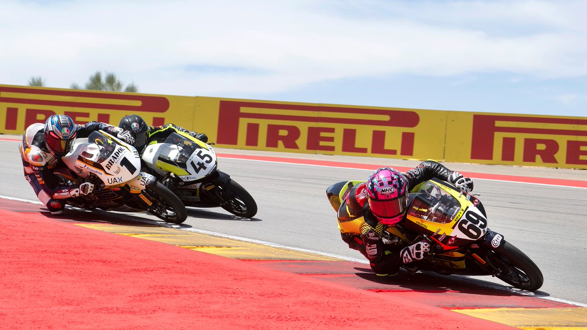Swinxy's tweet image. Fernando Bujosa vence ante Carlos Cano y se pone líder de la European Talent Cup
motociclismo.es/deporte/cev/fe…
Crónica y resultados carrera Motorland y clasificación general European Talent Cup 2025