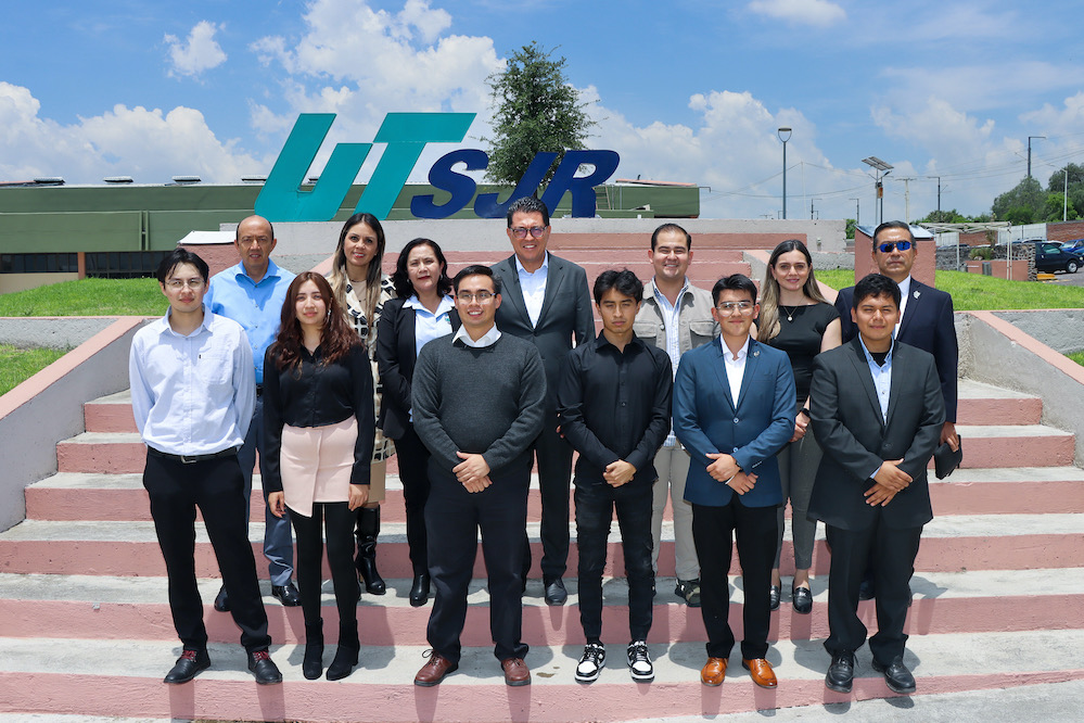#Queretaro Fomentan <a href="/UTSanJuan/">UT San Juan</a>  e <a href="/IQEIQro/">IQEI</a>  emprendimiento entre los estudiantes ladehoy.com.mx/fomentan-ut-sa…