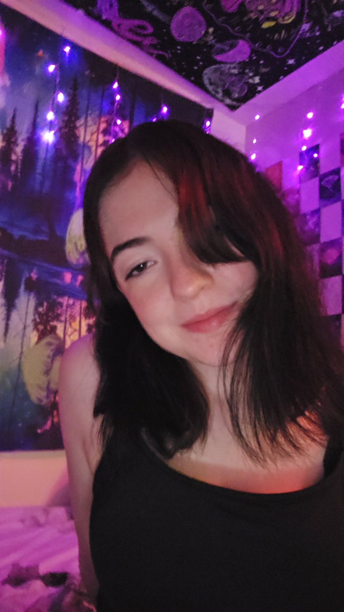 DrayKz's tweet image. Can girls snipe? BO6 join up! 

kick.com/dray_kz