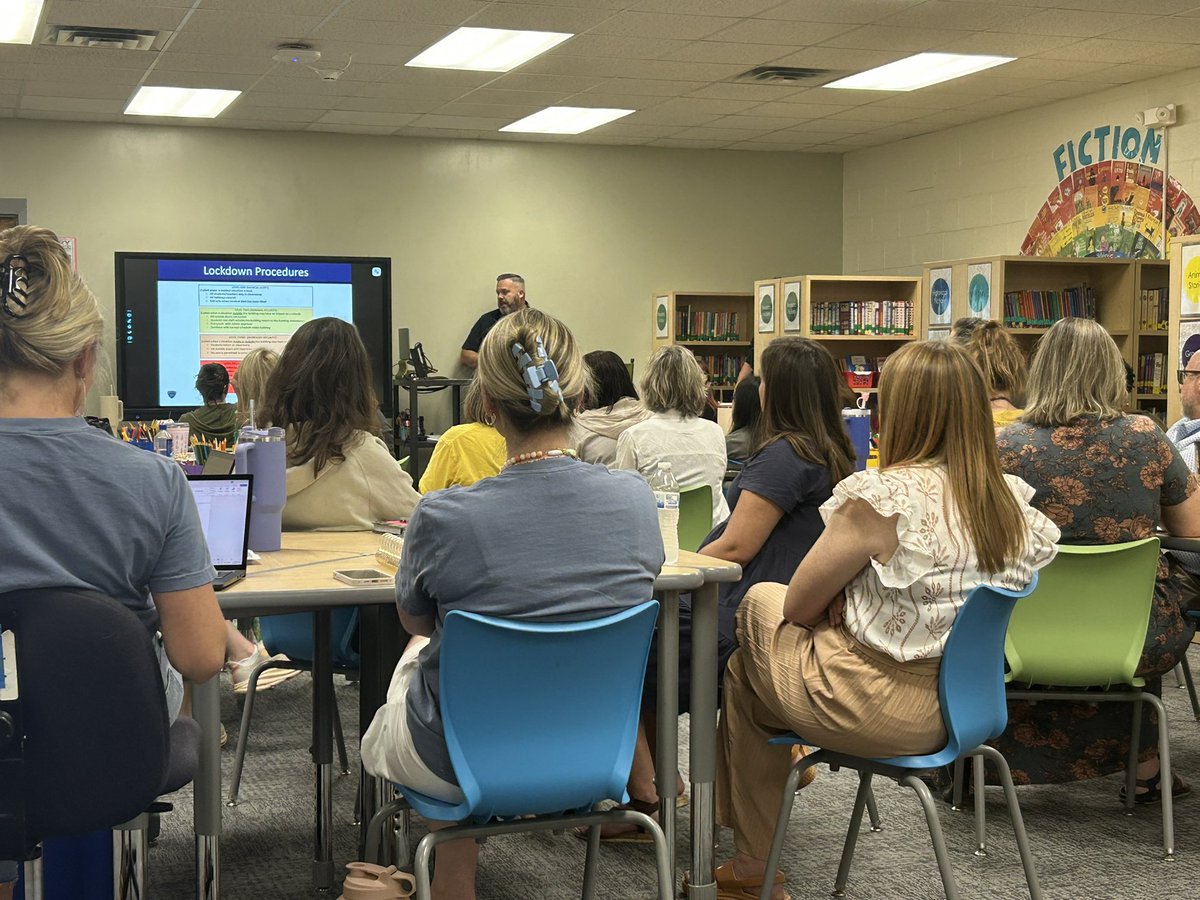 Woodland Elementary (@woodlandhawks) on Twitter photo Thank you ORPD for our intruder drill training. We appreciate all you do for us each and every day! <a href="/OakRidgePolice/">Oak Ridge Police</a> Thank you ORPD for our intruder drill training. We appreciate all you do for us each and every day! <a href="/OakRidgePolice/">Oak Ridge Police</a>