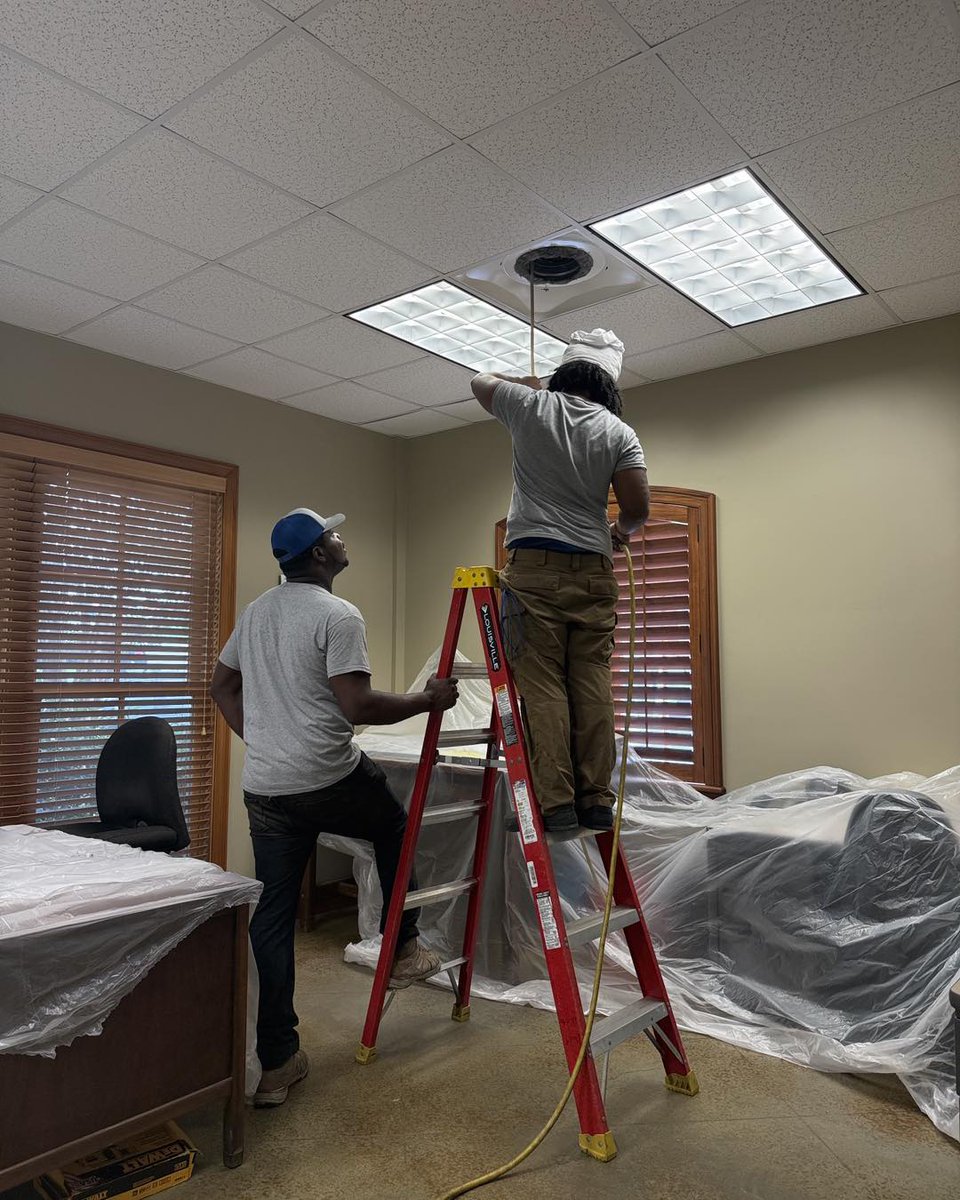 DuctDoctorBR's tweet photo. Two systems cleaned and cleared at Audubon General Contractors — huge shoutout to our hardworking techs 💪🏼

☎️ (225)-960-5556 to schedule your appointment or learn more about us online at 🌐 https://t.co/evlFAXkqw0
#DuctDoctor #BatonRouge #CleanAir #HVACCleaning #BreatheEasy https://t.co/KzoOFYEO5K