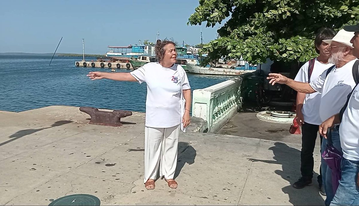 Boris LG Cuartero (@bcuartero) on Twitter photo Cuentos con sombrillas, esta vez convocatoria cerca del mar en #Cienfuegos #CubaEsCultura
<a href="/SolMayelin/">Mayelín del Sol</a> <a href="/YolexiRdguez/">Yolexis Rodriguez</a> <a href="/YaquedeCuba/">Yaquelin</a> <a href="/agnes_becerra/">Agnes Becerra</a> <a href="/EVilluendasC/">Enrique Villuendas</a> <a href="/alfonso_noya/">Alfonso Noya Martínez🇨🇺</a> <a href="/CubanaLidice/">Lídice Cienfuegos Cuba🇨🇺🇨🇺</a> <a href="/Armandocv781123/">Armando Carranza Valladares</a> <a href="/yulls_yusimi/">Yusimi Yulls Quintana</a> <a href="/FernandezMaryde/">Maryde Fernández López</a> <a href="/PerlavisionTV/">Perlavisión TV</a> Cuentos con sombrillas, esta vez convocatoria cerca del mar en #Cienfuegos #CubaEsCultura
<a href="/SolMayelin/">Mayelín del Sol</a> <a href="/YolexiRdguez/">Yolexis Rodriguez</a> <a href="/YaquedeCuba/">Yaquelin</a> <a href="/agnes_becerra/">Agnes Becerra</a> <a href="/EVilluendasC/">Enrique Villuendas</a> <a href="/alfonso_noya/">Alfonso Noya Martínez🇨🇺</a> <a href="/CubanaLidice/">Lídice Cienfuegos Cuba🇨🇺🇨🇺</a> <a href="/Armandocv781123/">Armando Carranza Valladares</a> <a href="/yulls_yusimi/">Yusimi Yulls Quintana</a> <a href="/FernandezMaryde/">Maryde Fernández López</a> <a href="/PerlavisionTV/">Perlavisión TV</a>