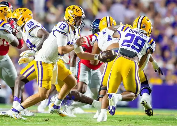 TigerDroppings's tweet image. Two #LSU Tigers were named to The Maxwell Award Watch List:
tigerdroppings.com/lsu-football/t…