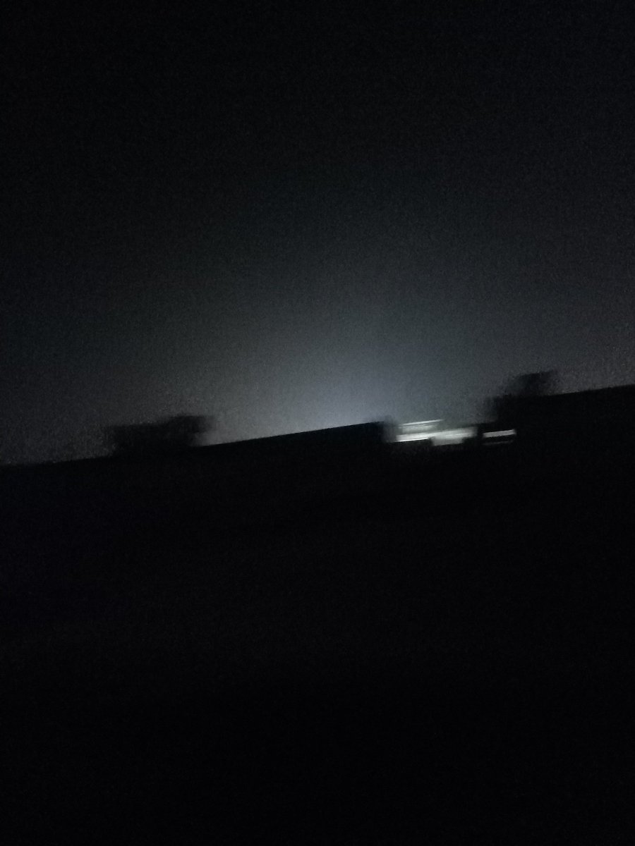 Lakhimpur News (@himanshush6386) on Twitter photo शाहजहांपुर के रेती इलाके में लाइट की भारी समस्या बनी हुई है। हालत ये है कि रात में बिजली देना ही बंद कर दिया गया है। गर्मी और अंधेरे में लोग बेहाल हैं। प्रशासन कब जागेगा?
#Shahjahanpur #बिजली_समस्या #UPElectricity
<a href="/SureshKKhanna/">सुरेश कुमार खन्ना</a> <a href="/dmupsha/">DM SHAHJAHANPUR</a> शाहजहांपुर के रेती इलाके में लाइट की भारी समस्या बनी हुई है। हालत ये है कि रात में बिजली देना ही बंद कर दिया गया है। गर्मी और अंधेरे में लोग बेहाल हैं। प्रशासन कब जागेगा?
#Shahjahanpur #बिजली_समस्या #UPElectricity
<a href="/SureshKKhanna/">सुरेश कुमार खन्ना</a> <a href="/dmupsha/">DM SHAHJAHANPUR</a>