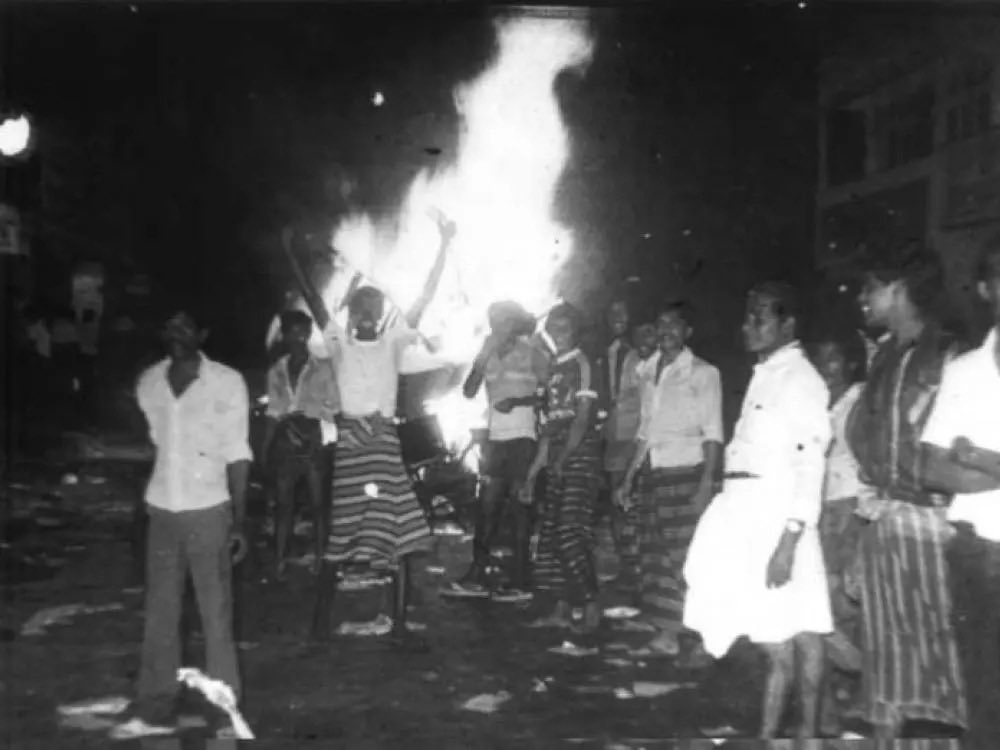 LeSpleeen's tweet photo. Si seulement le gouvernement sri lankais pouvait se rappeler de tous les pogroms qui ont tristement contribué au génocide tamoul 

Un thread [] 🧶🐅 https://t.co/bpk8wreG4z