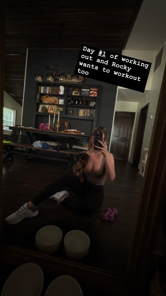 bugs836's tweet image. Working out with Rocky 💪🏼