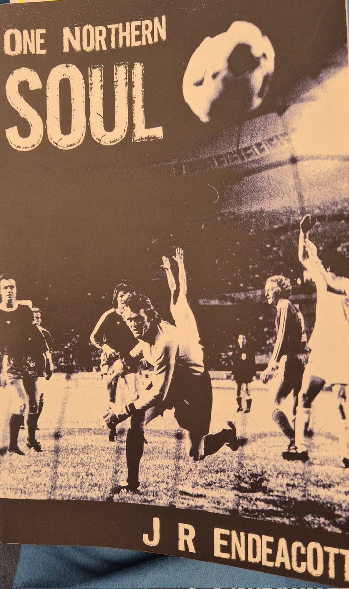A 'debate' with a Leeds fan at a festival this weekend lead me to digging out * Robert Endeacott's novel, One Northern Soul for my own sanity. Needed a smidge of proof 'WACCOE' was a United song born a few years later than events in Paris! 🫣
(* Author, artist &amp; top fella!)
#lufc