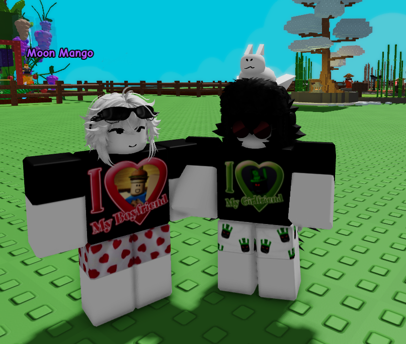 MoonaCelene's tweet image. the one(s) behind swap 1 egg x seven AU