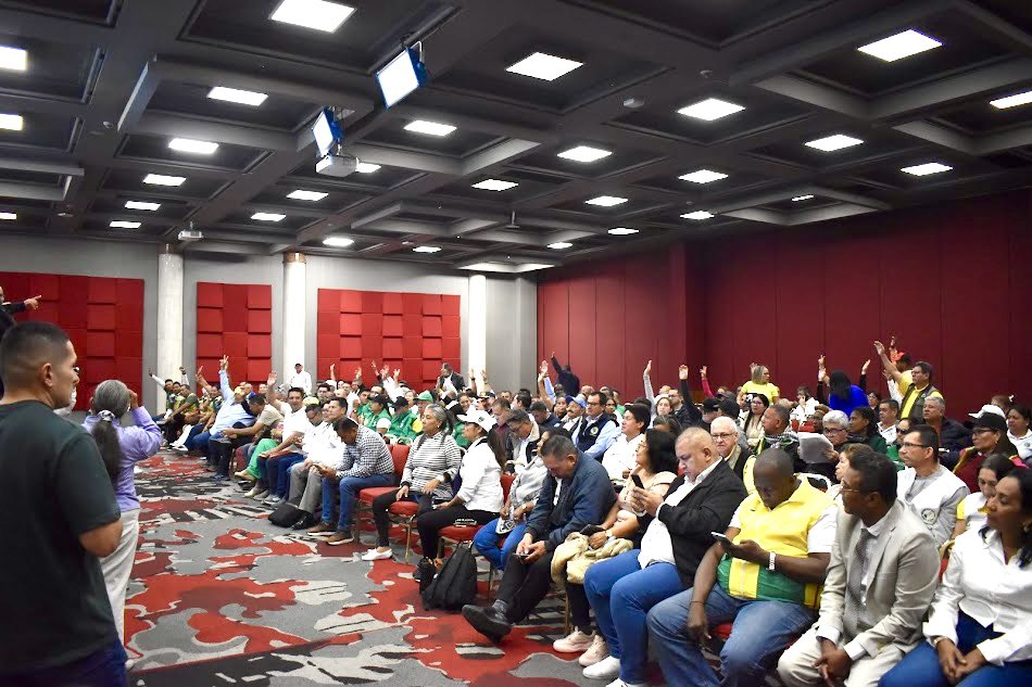 📌 FEDEJAC Bolívar en Asamblea de Confederación nacional de Acción Comunal en Bogotá 

🔗 Delegados de la Federación Comunal de Bolivar hicieron presencia en este espacio para ejercer su derecho a participar en la aprobación de la reforma estatutaria de la Confederación.
