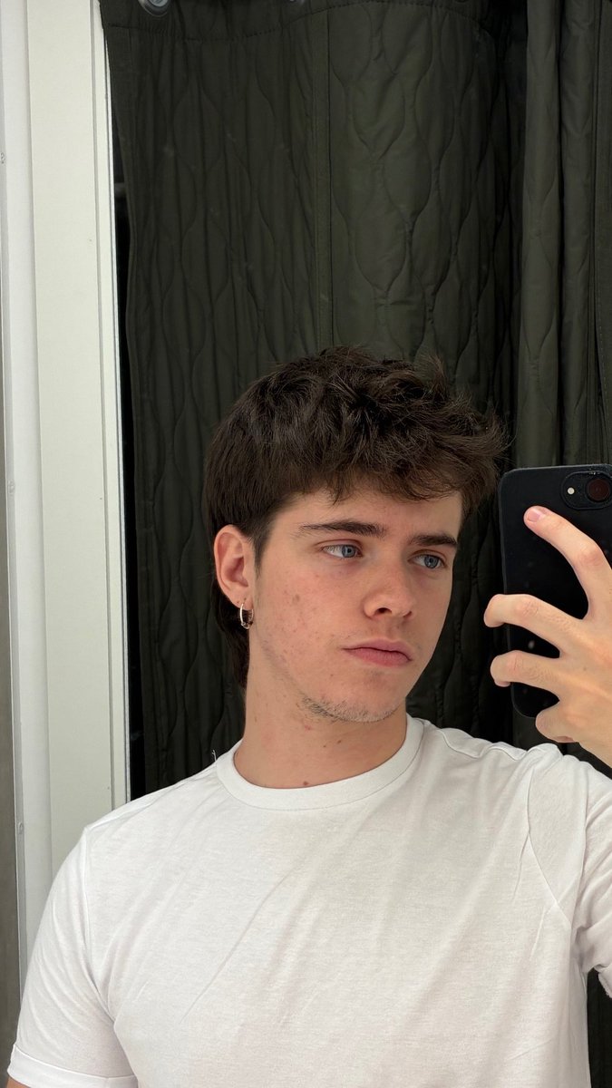 izanconz tweet media