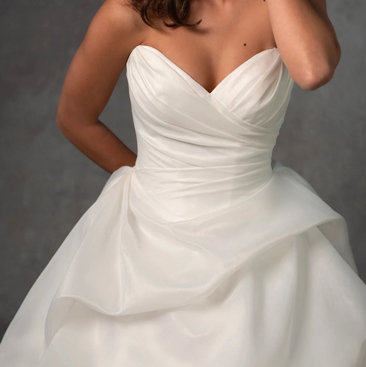 Cassandra from the @essenseofaustralia collection.

bridal-suite.co.uk

#wedding #weddingdress #bride #bridetobe #engaged #newlyengaged #straplessweddingdress #simpleweddingdress #nottingham #notts #nottinghambride #nottinghamwedding #nottinghamboutique #bridalshopnottingham