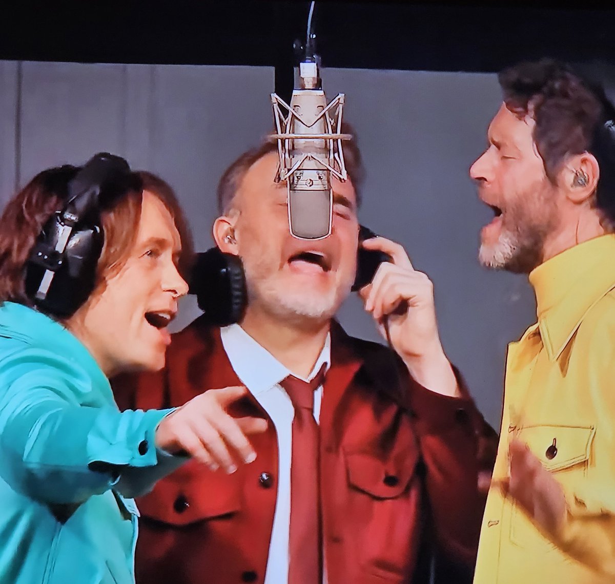 LittleMeThatter's tweet image. It's quite emotional watching this as it takes you back to the night you were there. 🥺 - I had locked it away, but all the emotions are back! Amazing tour start to finish. No better feeling seeing you guys together ❤️  @GaryBarlow
@OfficialMarkO #Howard #O2Priority #takethat