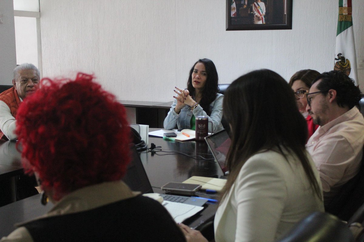 TUSUPERISSSTE's tweet image. Iniciamos la semana con una reunión de equipo liderada por nuestra directora @DuniaLudlow en la que revisamos avances y coordinamos estrategias para continuar creciendo y fortaleciendo nuestro compromiso. ❤️
En #SUPERISSSTE, seguimos trabajando todos los días por ofrecer mejores…