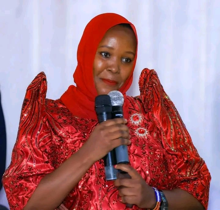 HumanrightsUG01's tweet image. Woman Mp kla 📌