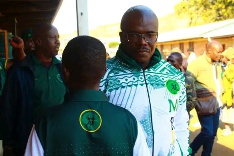 CadreNguyi's tweet image. Commander Morning π A United uMkhonto weSizwe Party is threat to the establishment. Thatha Lento, Ayina Bungozi! #GwazaMkhontoGwaza