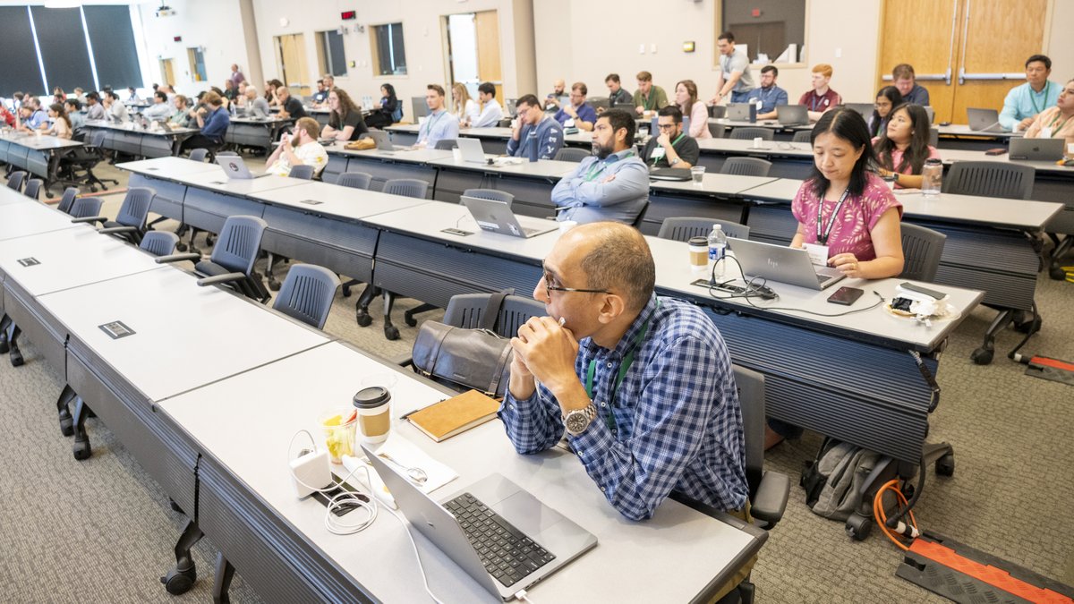 OLCFGOV's tweet image. The inaugural Quantum Systems & Software Workshop (OQSSw) at @ORNL was a huge success!🎉
Attendees had the opportunity to engage in sessions to help create a practical, interoperable ecosystem for hybrid quantum-classical computing.✨