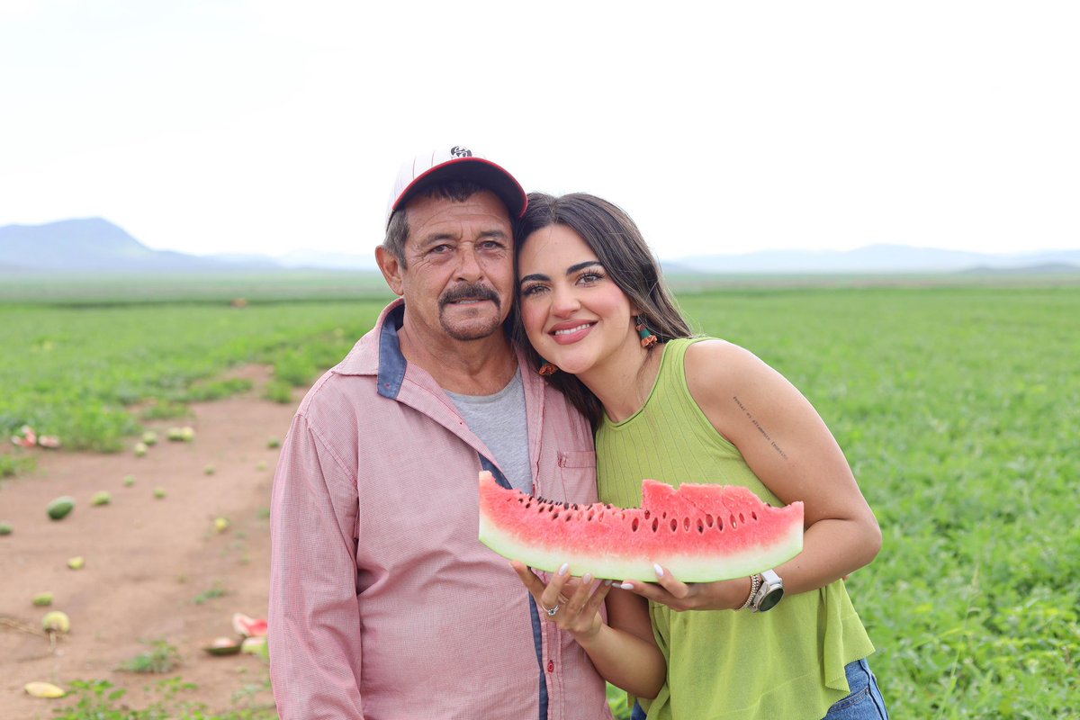 En Ahumada, el municipio más extenso del estado más extenso del país, todo se hace a lo grande.

Hoy visitamos Agrosemillas Lo-Fehr, empresa menonita que convierte el desierto en oasis, y donde se procesan 10 mil toneladas de flijol pinto americano, sandía, avena, sorgo, chile y