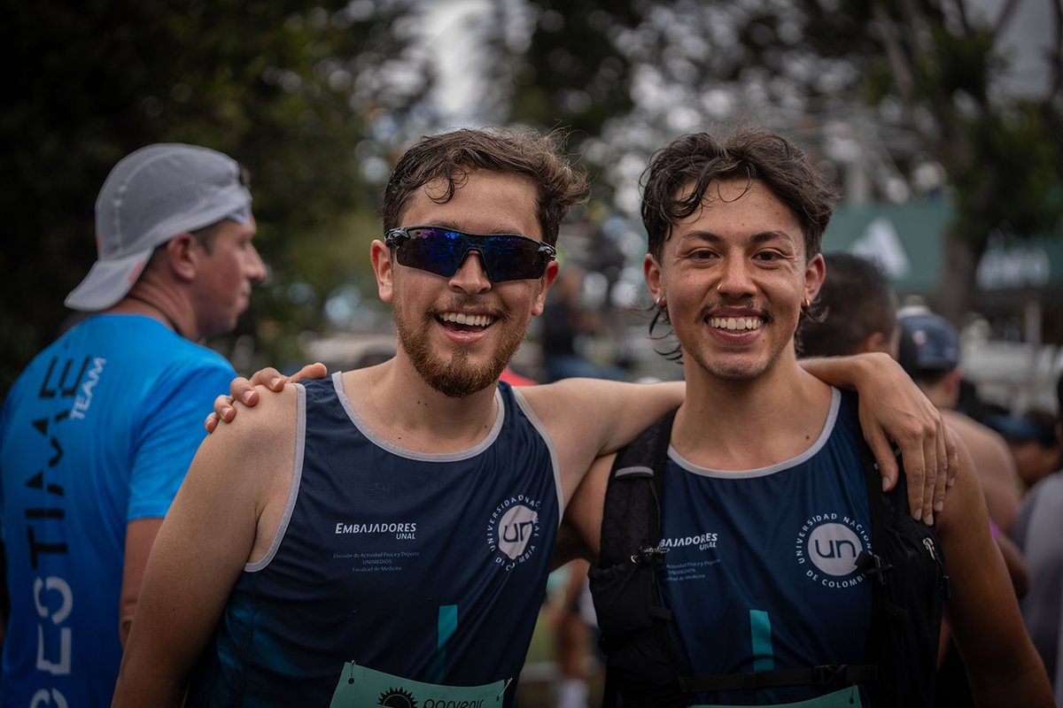 PrensaUNAL's tweet image. #AgenciaUNAL | En la edición 2025 de la #MMB, ocho estudiantes de la @UNALOficial se sumaron a los 42.000 corredores como #EmbajadoresUNAL  demostrando su preparación que por más de seis meses los llevaron a la meta.

Revive los mejores momentos aquí: ow.ly/fOwU50WwjIa