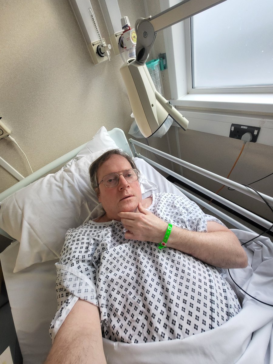 TimmyUk's tweet image. ... the clouds have gone all interesting ... picture of me wearing my excellent glasses watching Tennis on SkyGo in sideroom in hospital ... ๐ฅ ๐ ๐งโโ๏ธ ๐ฑ ๐ผ ๐คณ ๐ฐ ๐ก โ๏ธ