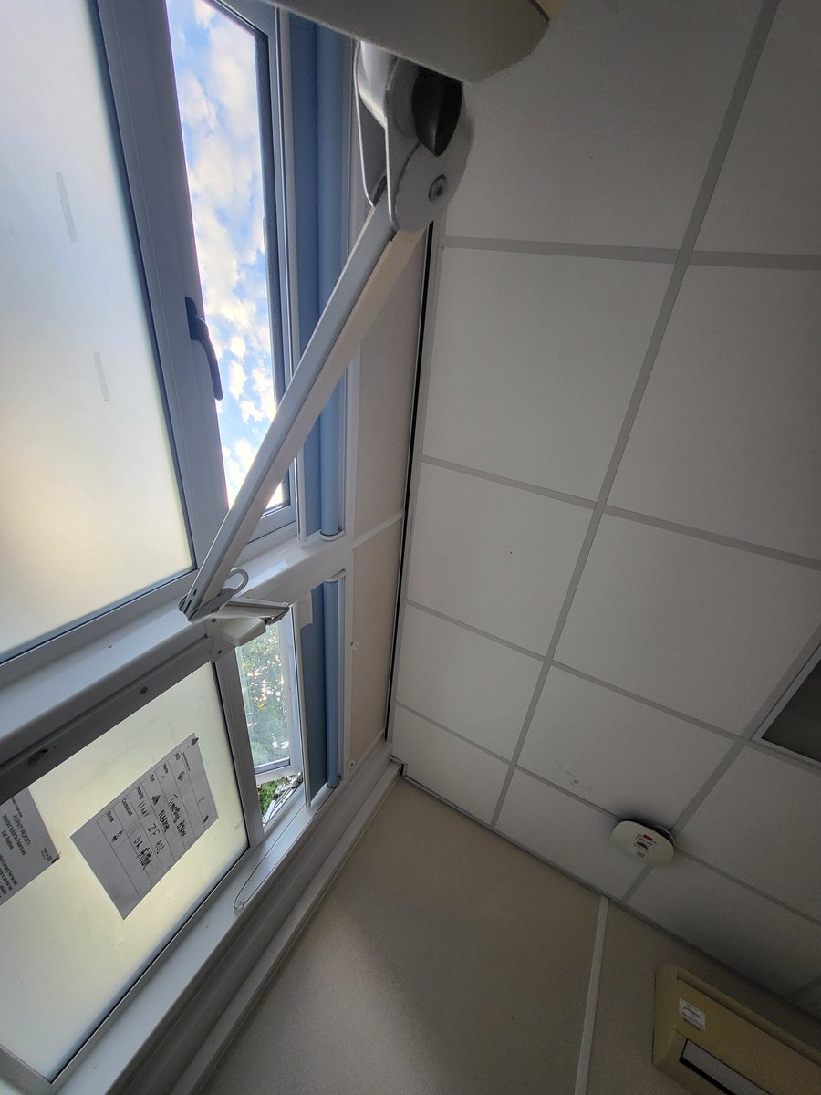 TimmyUk's tweet image. ... the clouds have gone all interesting ... picture of me wearing my excellent glasses watching Tennis on SkyGo in sideroom in hospital ... ๐ฅ ๐ ๐งโโ๏ธ ๐ฑ ๐ผ ๐คณ ๐ฐ ๐ก โ๏ธ