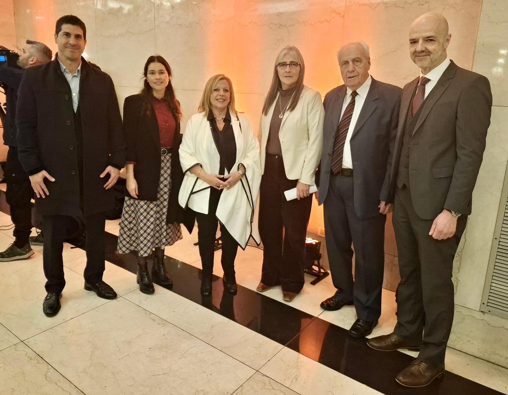 🚢109° aniversario del Centro de Navegación <a href="/cennaveuy/">Centro de Navegación</a>

El evento contó con la presencia del presidente de la República <a href="/OrsiYamandu/">Yamandú Orsi</a>, la ministra del <a href="/mtopuy/">Ministerio de Transporte y Obras Públicas</a>, <a href="/LuciaEtchever11/">Lucia Etcheverry</a>, la subsecretaria, Claudia Peris y el Directorio de la Administración Nacional de Puertos.