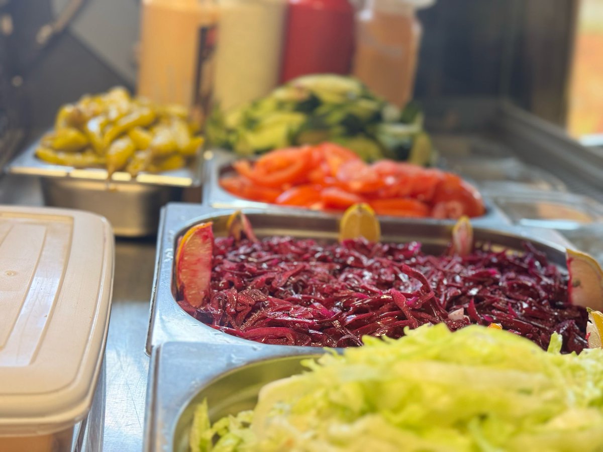 mrkebabmargate's tweet image. 🔥 Hot day in Margate? Cool off with something fresh &amp;amp; tasty!

Grab a juicy doner, crisp salad, or loaded fries at Mr Kebab 🍟🌯

No cooking. No stress. Just good food done right.

📍 Margate | Open till late

#MrKebabMargate #MargateEats #SummerBites