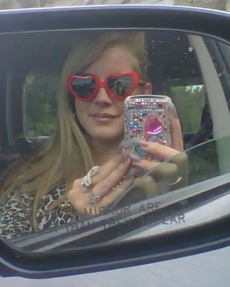 zooweemeemaw's tweet image. this diva